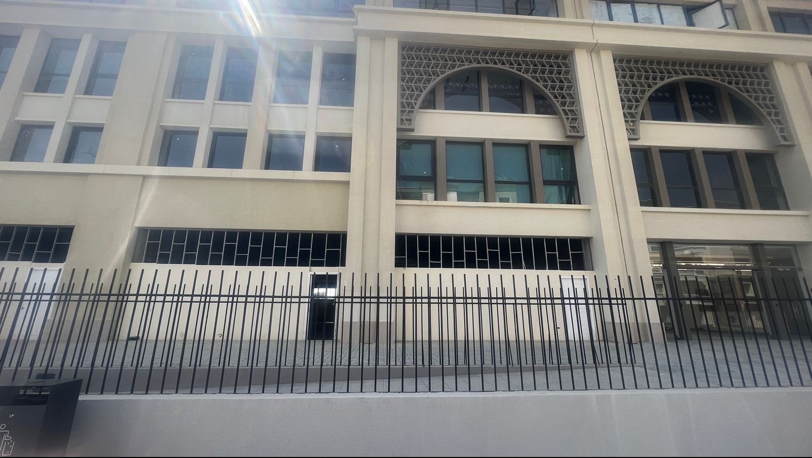 محل للبيع في ميفيدا بإعمار بمساحة 271م داخل بزنس بارك