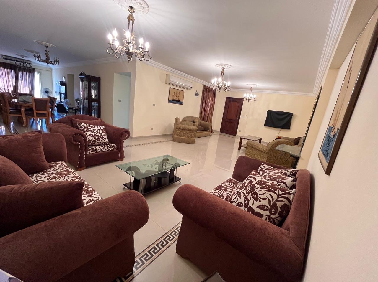 شقة فاخرة للبيع في كومباوند جرين فيو، المنتزه