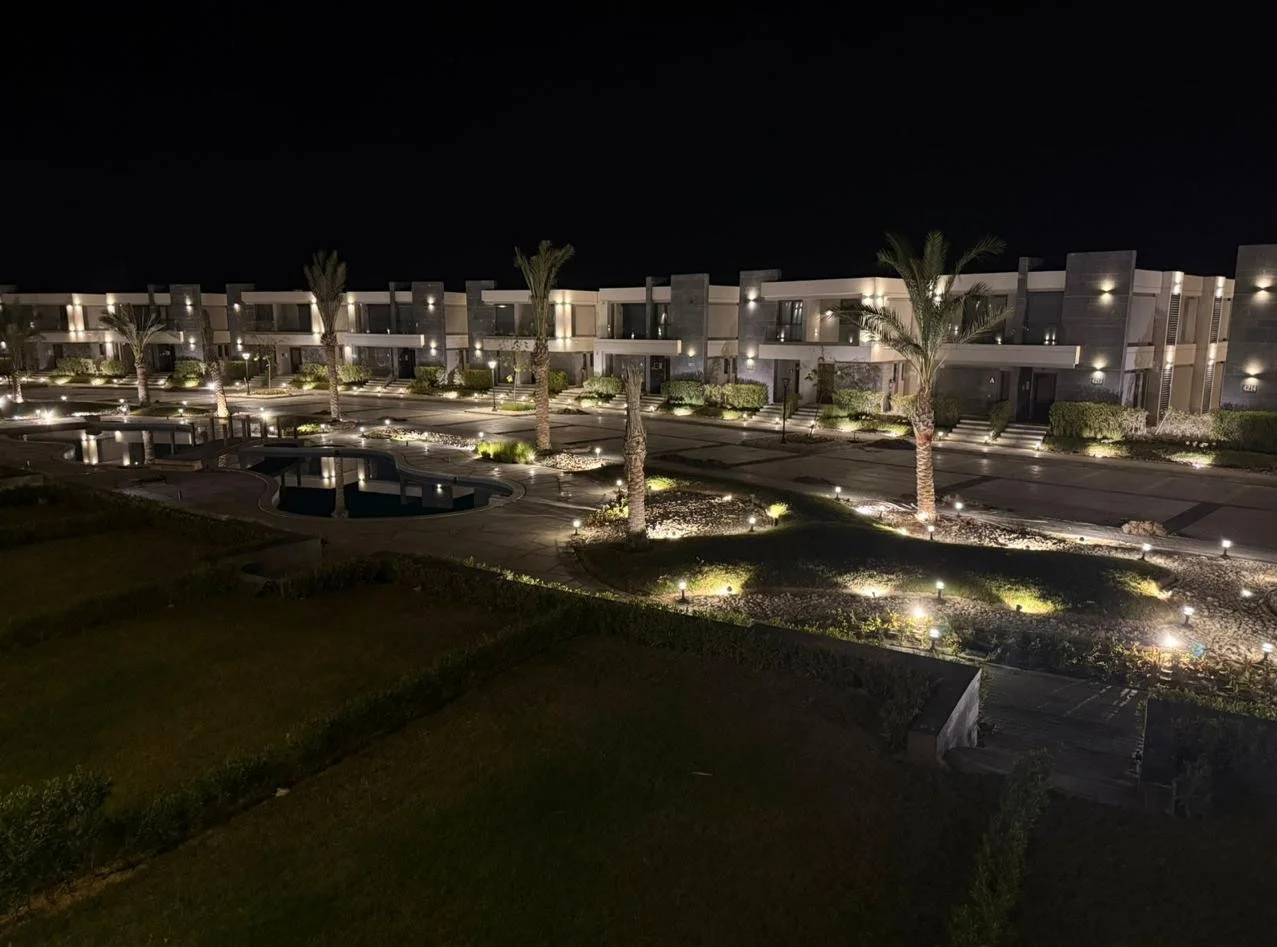 شقة مفروشة بالكامل للبيع في الساحل الشمالي داخل لافيستا