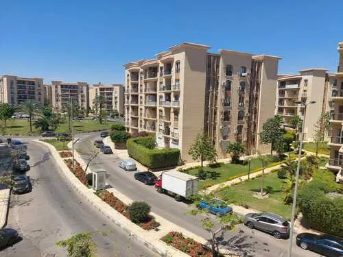 Ground-Floor 2-Bed Apartment for Sale in El Rehab 1, New Cairo — 91 m²