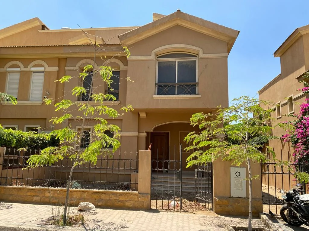 Stunning Twinhouse for Sale in Dyar Park, North Investors by ARCO