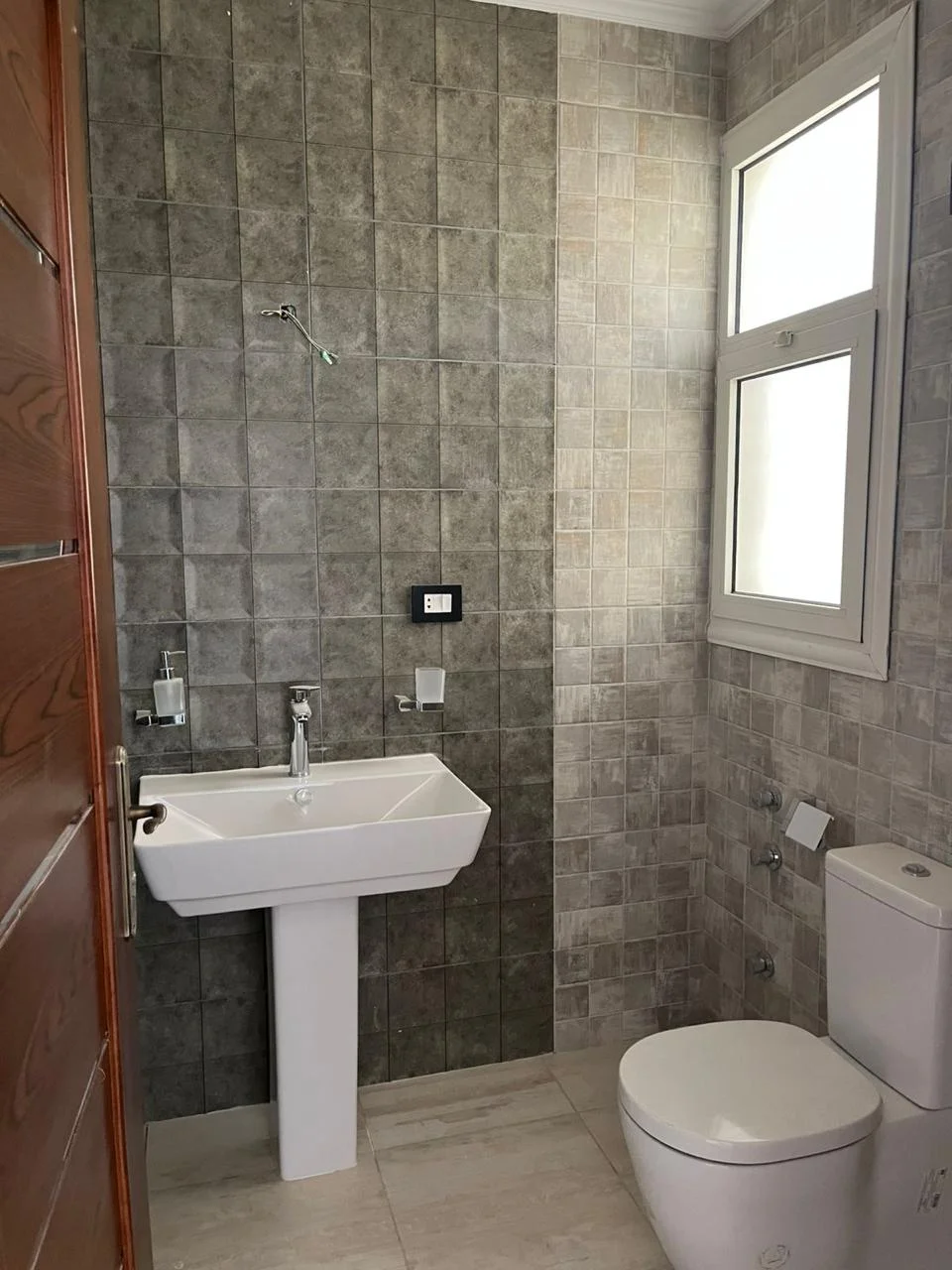 Stunning Twinhouse for Sale in The Crown