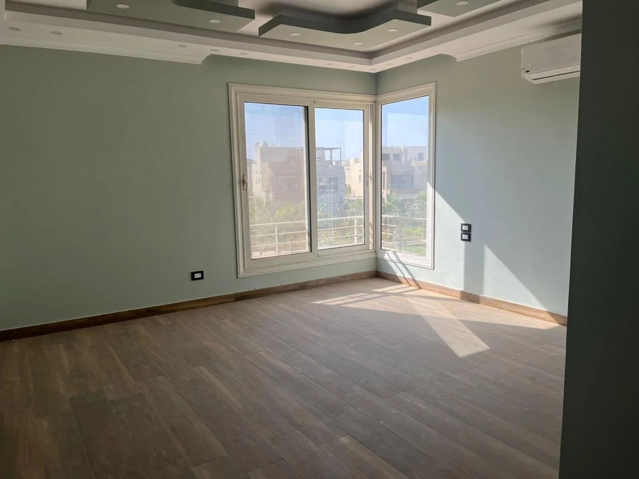 Stunning Twinhouse for Sale in The Crown