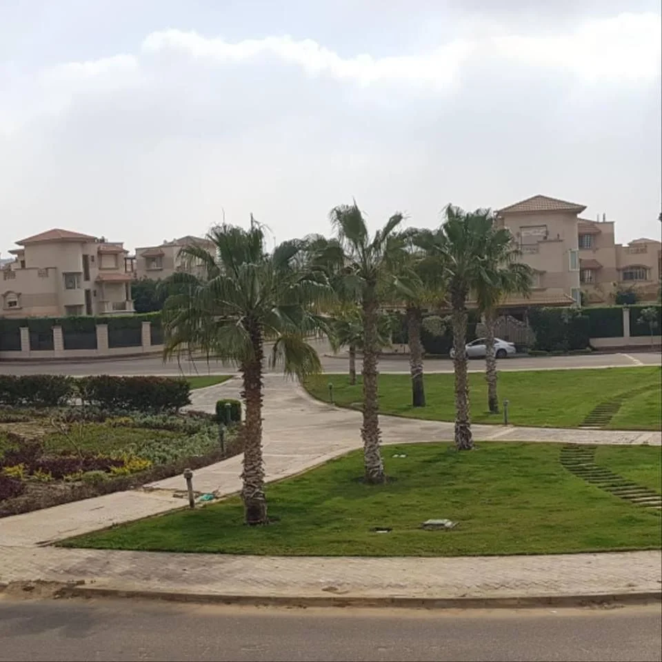 فيلا رائعة للبيع في كمبوند رويال سيتي