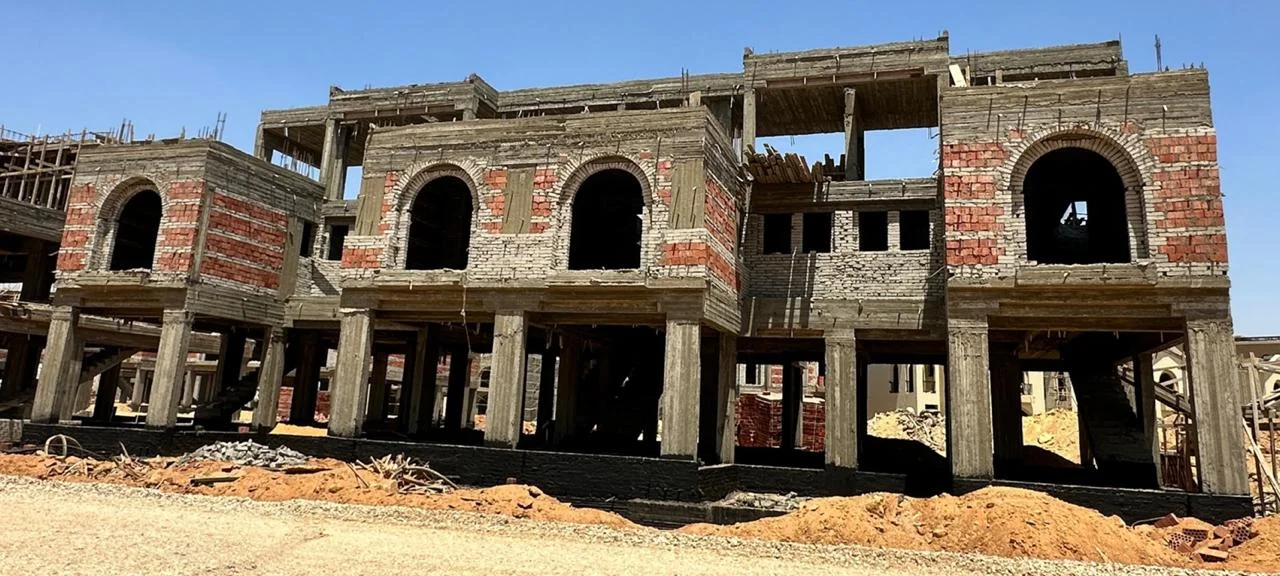 Middle Townhouse for Sale in Sarai
