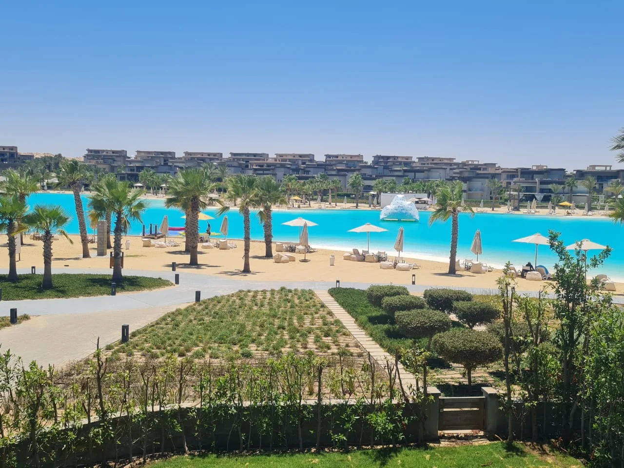 تاون هاوس مذهل للبيع في سوان ليك الساحل الشمالي