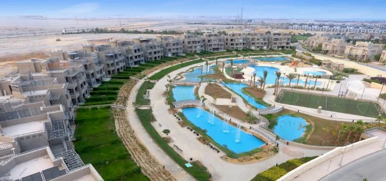 توين هاوس للبيع في قرية عين باي، السخنة
