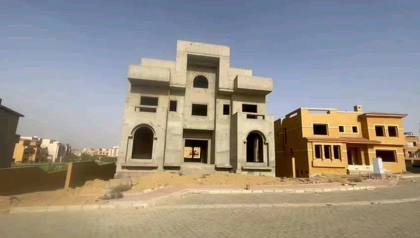 فيلا فاخرة للبيع في قطامية جاردنز، القاهرة الجديدة - 12 غرفة نوم