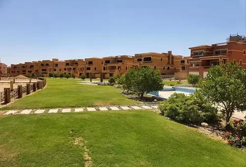 فيلا فاخرة للبيع في قطامية جاردنز، القاهرة الجديدة - 12 غرفة نوم