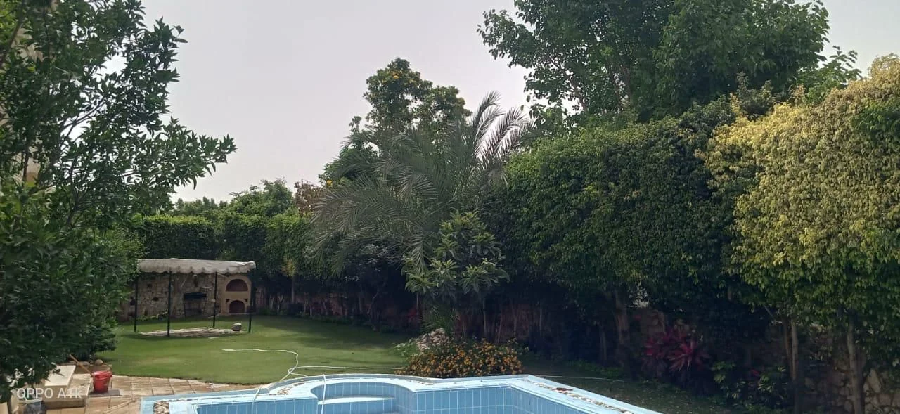 فيلا فاخرة للبيع في كمبوند قطامية هيلز