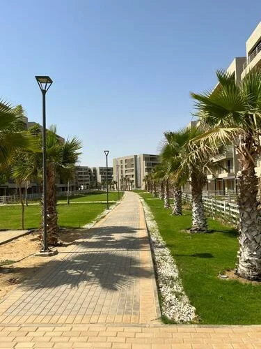 شقة رائعة للبيع في كابيتال جاردنز، القاهرة الجديدة من بالم هيلز