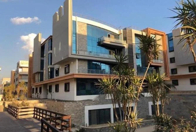 Luxurious Apartment for Sale in La Mirada
