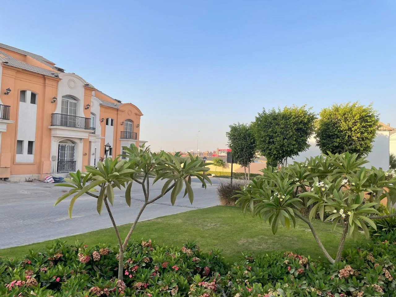 Stunning 3-Bedroom Townhouse for Sale in Layan, New Cairo by Manazel Developments