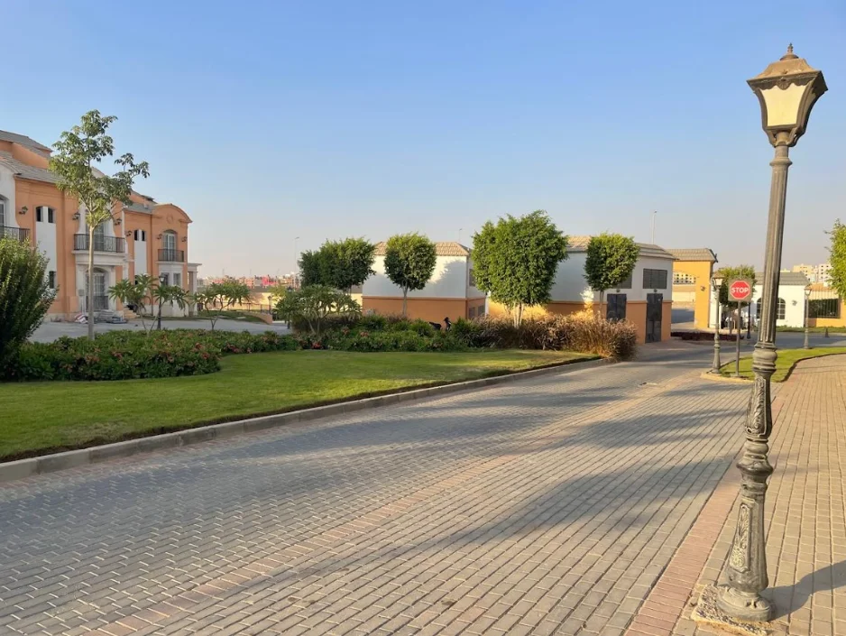 Stunning 3-Bedroom Townhouse for Sale in Layan, New Cairo by Manazel Developments