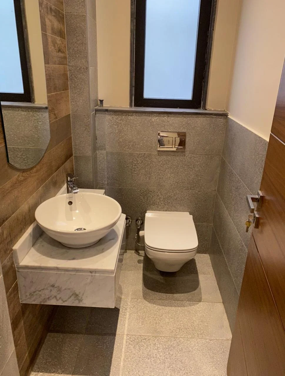 Elegant 3-Bedroom Penthouse for Sale in Lake View Residence, Golden Square by Lake View Development
