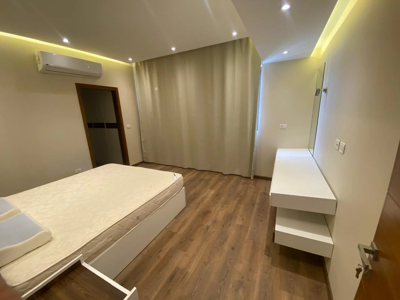 Elegant 3-Bedroom Penthouse for Sale in Lake View Residence, Golden Square by Lake View Development