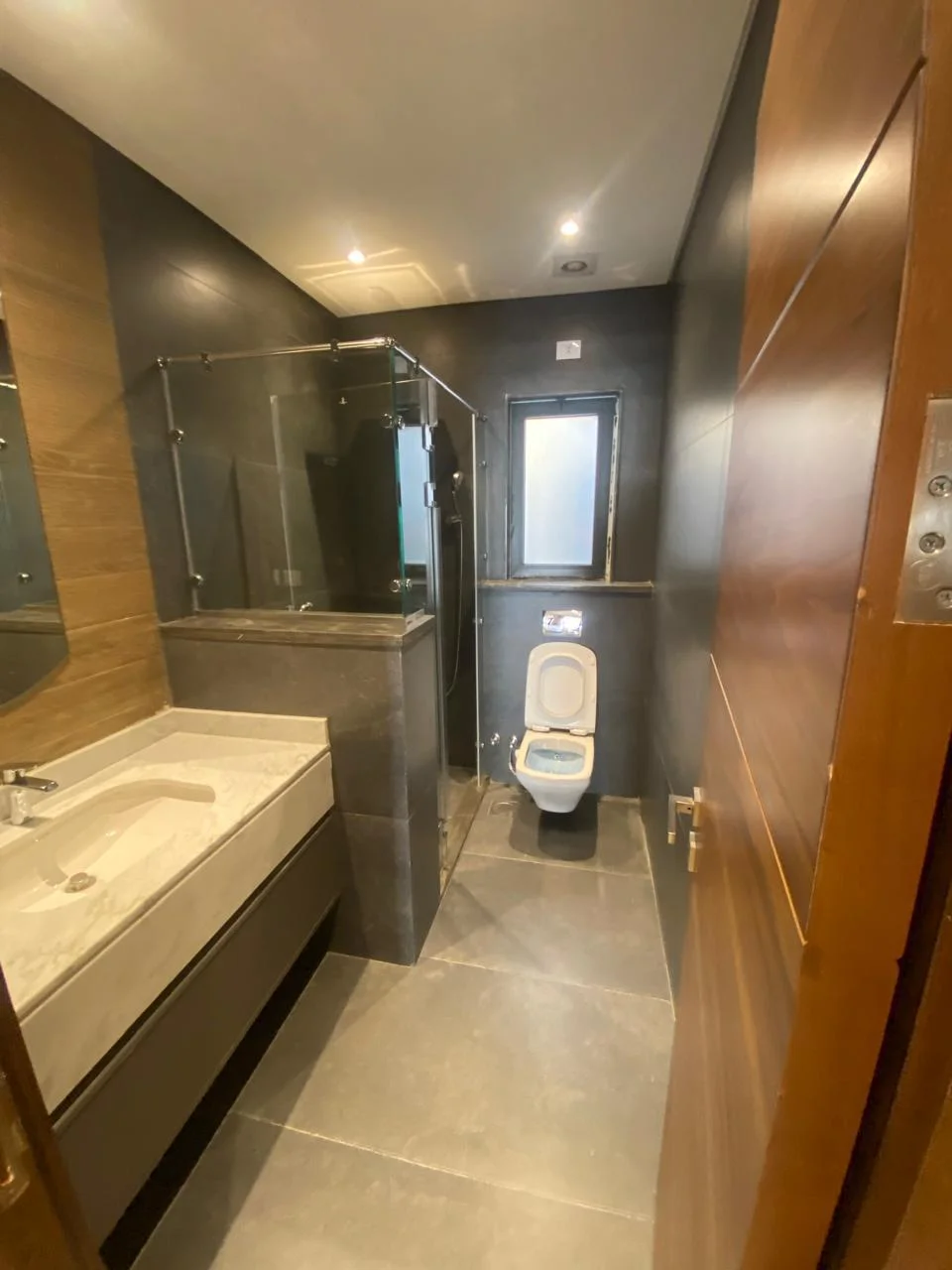 Elegant 3-Bedroom Penthouse for Sale in Lake View Residence, Golden Square by Lake View Development