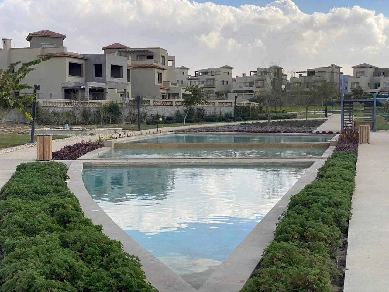 فيلا للبيع في كمبوند بالم هيلز قطامية (PK1) — 5 غرف | 585 م² مبانى | 690 م² أرض