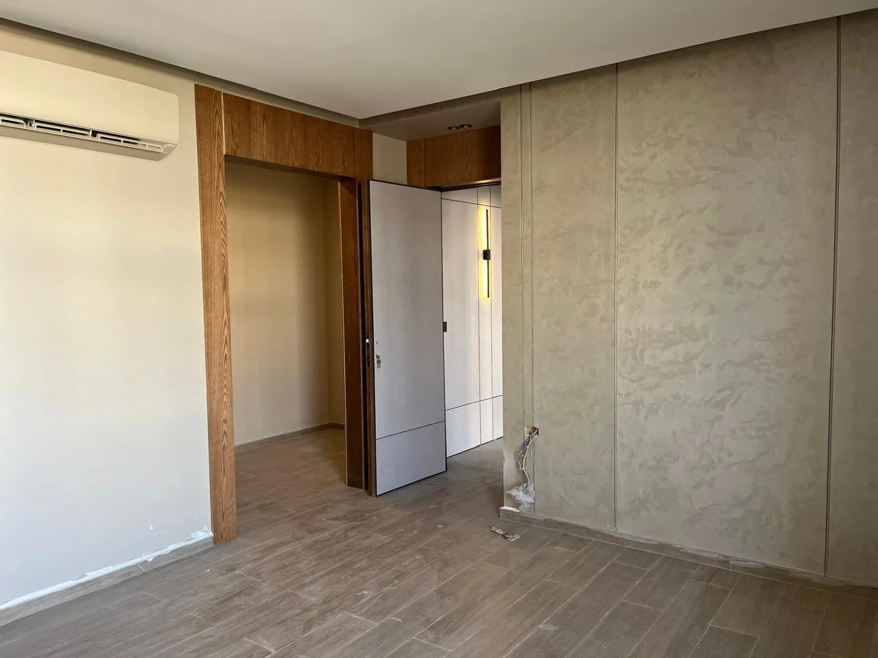 Exceptional Fully Finished Super Lux Apartment with Garden View for Rent in Hyde Park